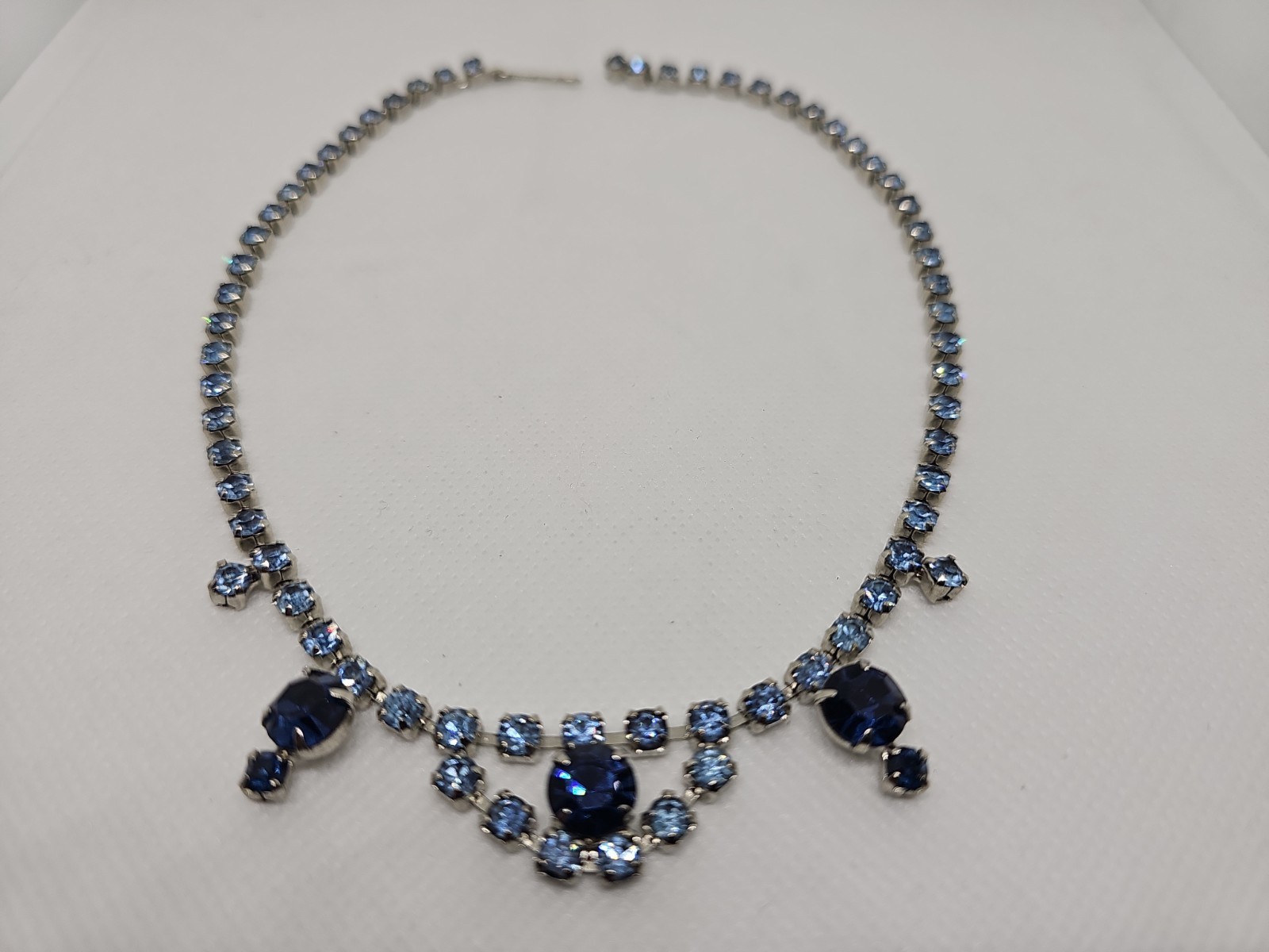 Vintage 1950s Blue Rhinestone Silver Tone Necklace