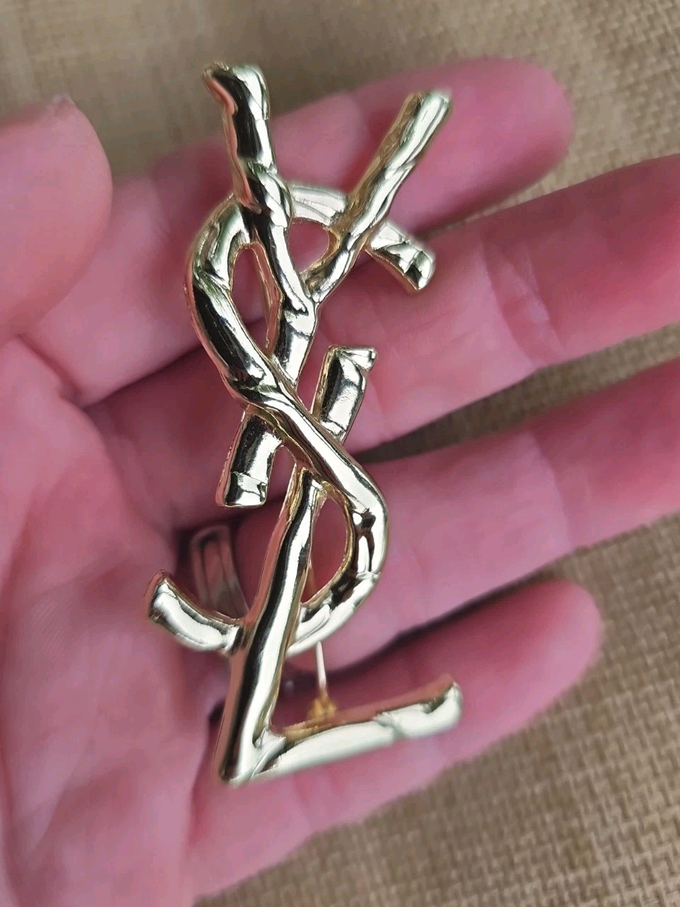 YSL Yes Saint Laurent Paris Vintage Brooch Pin Gold Tone BEAUTIFUL