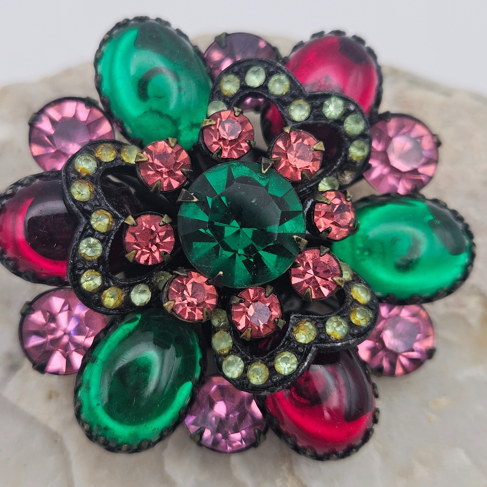 Red and Green Cabachon and Pink Rhinestone Brooch – Japanned Metal