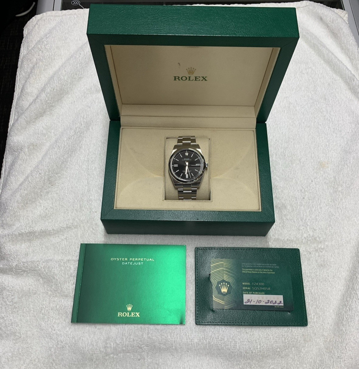 2022 Rolex Oyster Perpetual OP 41 124300 Black Dial with Box/Card