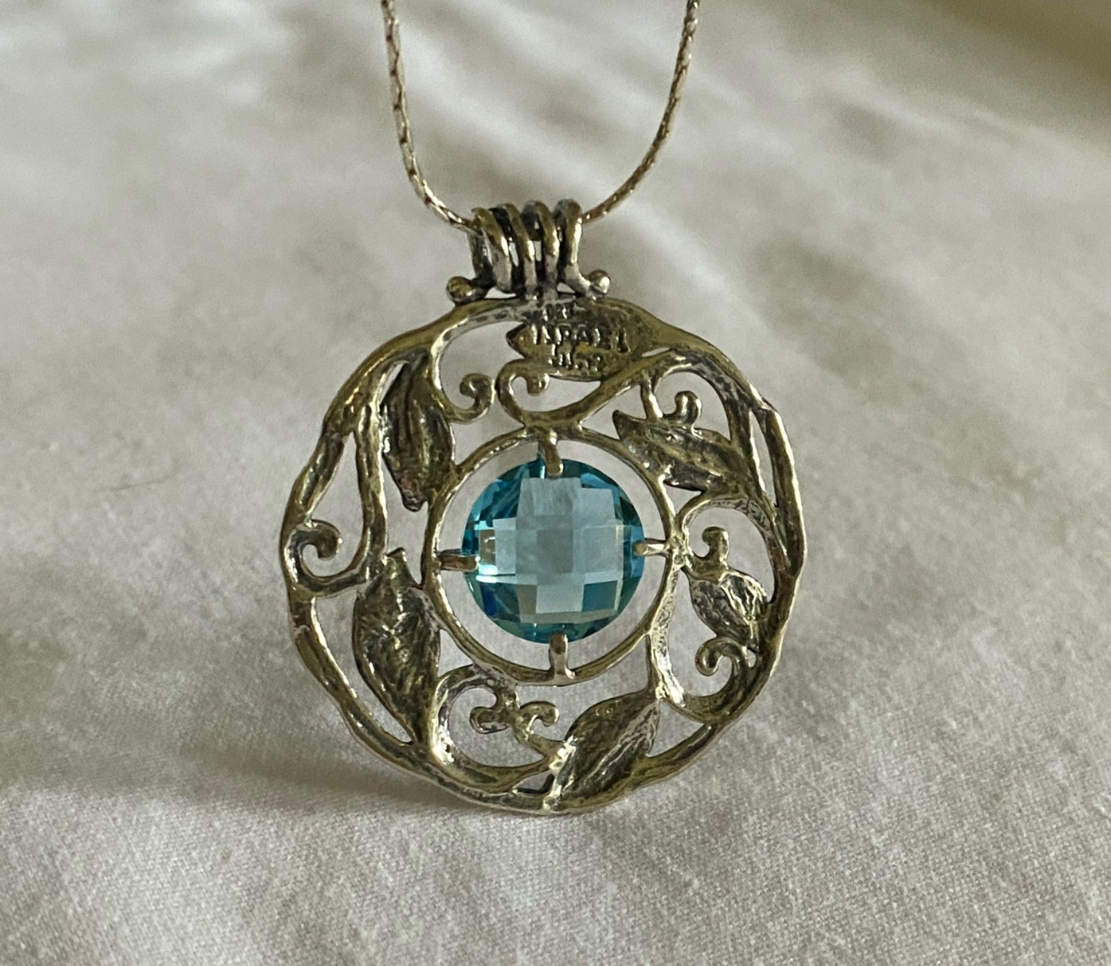 DIDAE SS 925 Facetted Blue Glass & Leaf Accent Pendant 18” Chain Necklace ISREAL