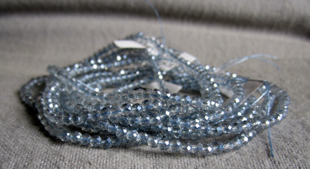 Light Blue Spinel Bracelet – Fac. Ø ~3mm / ~15-20 cm Arm Width – Elastic