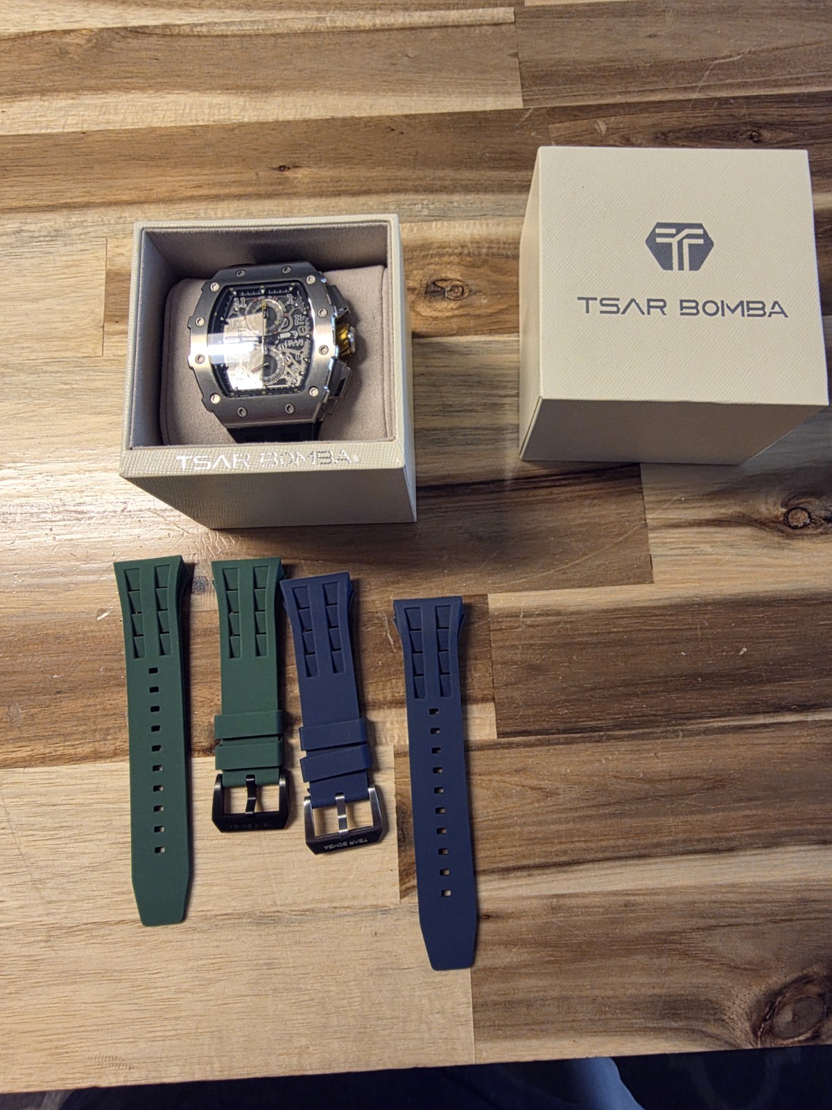 Tsar Bomba TB8204Q Men’s Chronograph Watch Sapphire Crystal Extra Bands