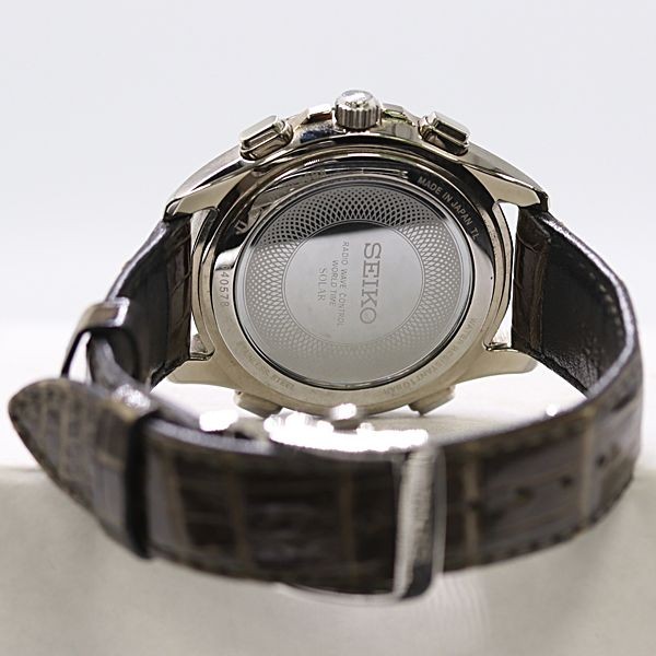 Excellent Condition with Box Seiko Dolce 8B92 0AJ0 Radio Solar Chronograph White
