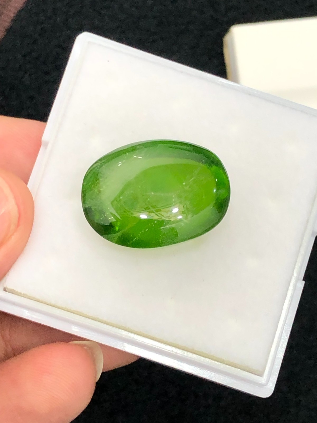 50 CT TOP QUALITY CABOCHAN PERIDOT LOOSE GEMSTONE (23.80x 17.05x 13.0 mm)