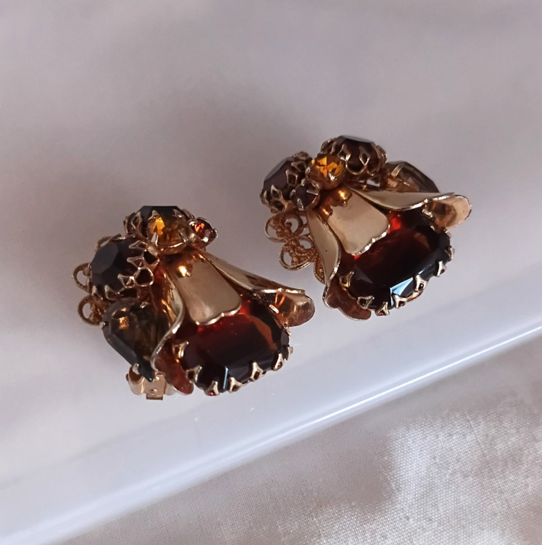 Vintg Carnegie, Caviness, Hobe Unsigned Rhinestone Clamper Bracelet Earrings Set