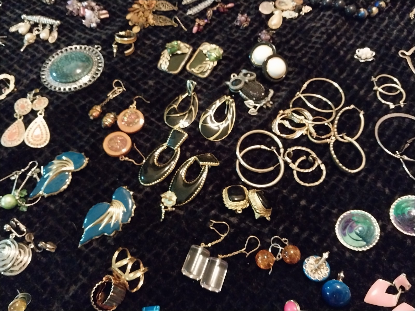 vtg EARRINGS LOT BUNDLE Jewelry Necklaces Broach Bracelet Estate OVER 185 PCS