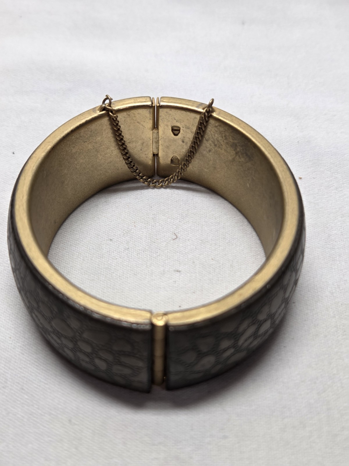 Vintage Brass Metal Bangle Bracelet Push Lock Safety Chain Round
