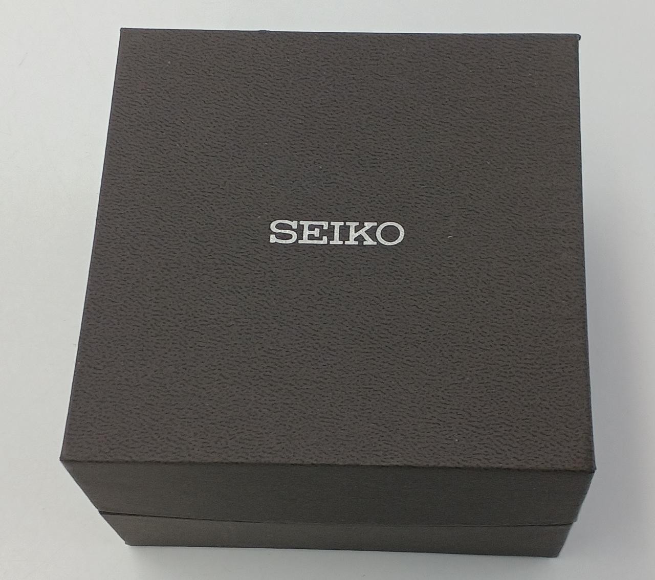 SEIKO Wristwatch Model 8T67 00C0