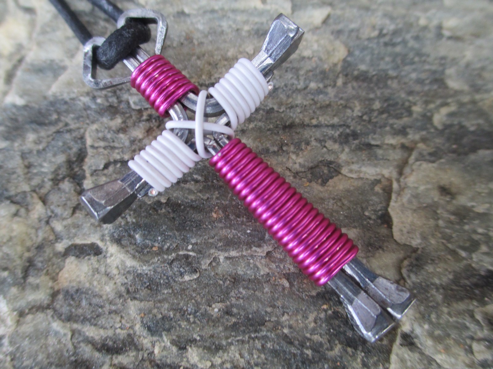 NECKLACES HORSESHOE NAIL GREAT GIFTS FOR ALL OCCASIONS ADJUSTABLE CORD