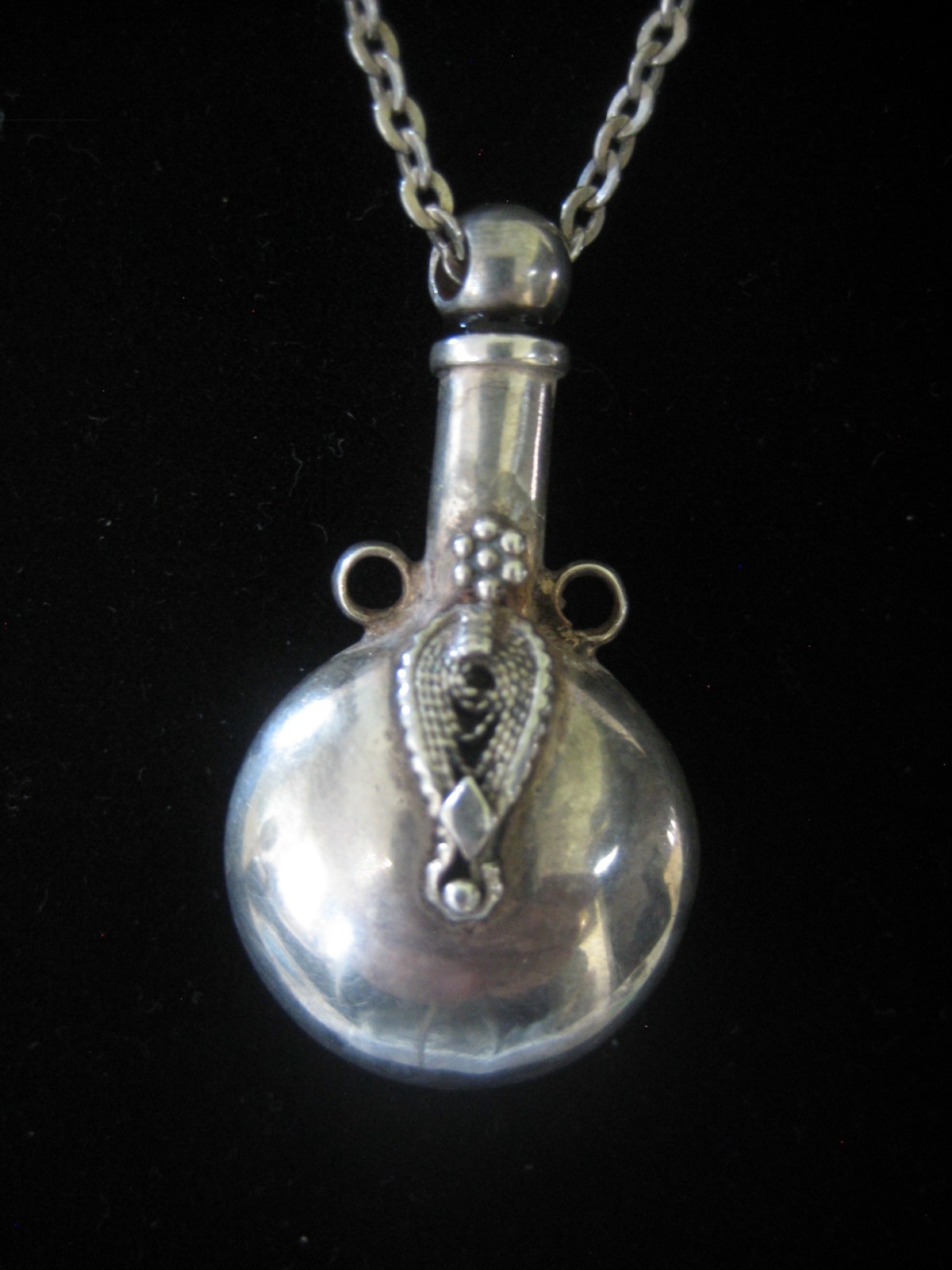 ISRAEL STERLING SILVER PERFUME FLASK PENDANT 19″ CHAIN NECKLACE
