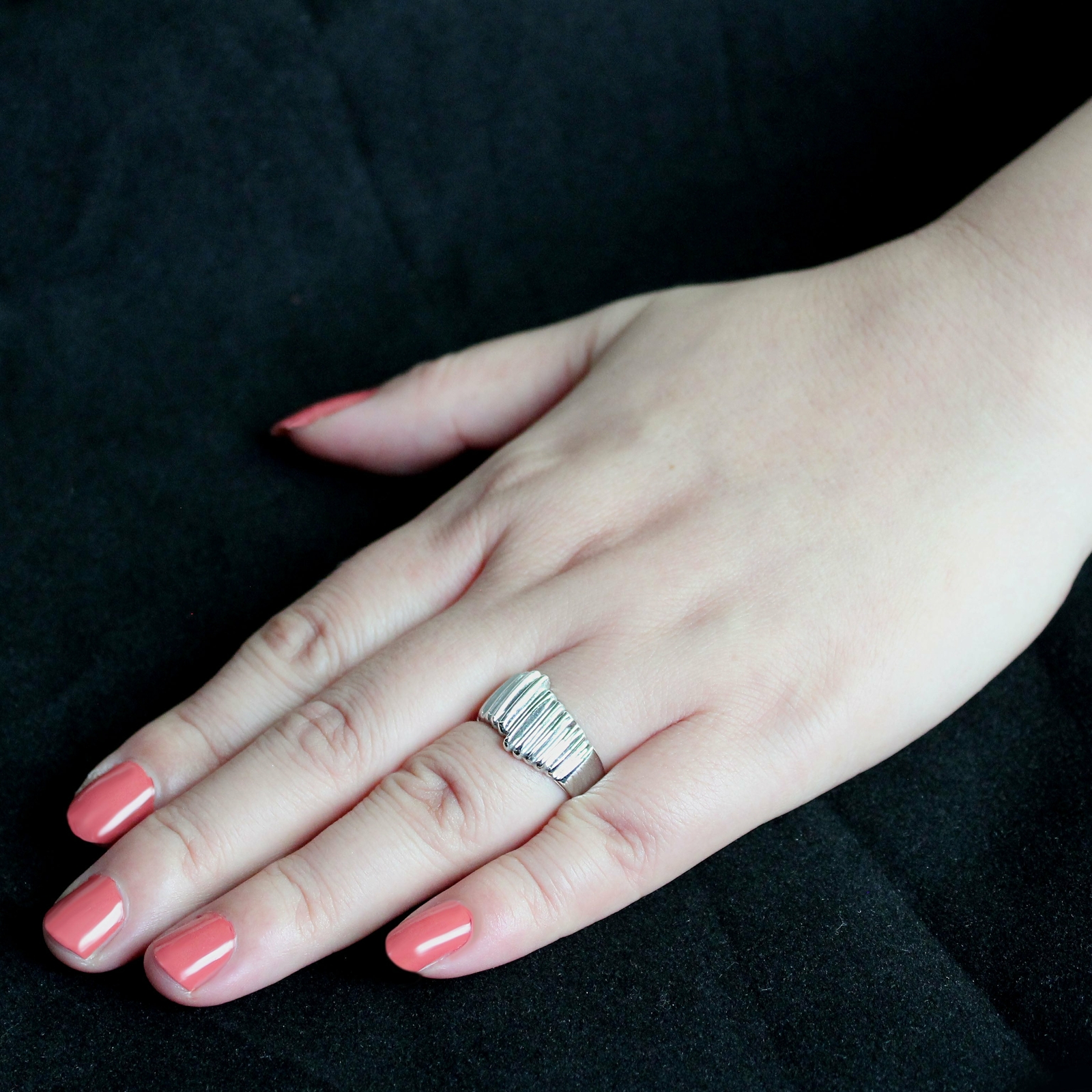 TK3804 – High polished (no plating) Stainless Steel Ring with NoStone in No