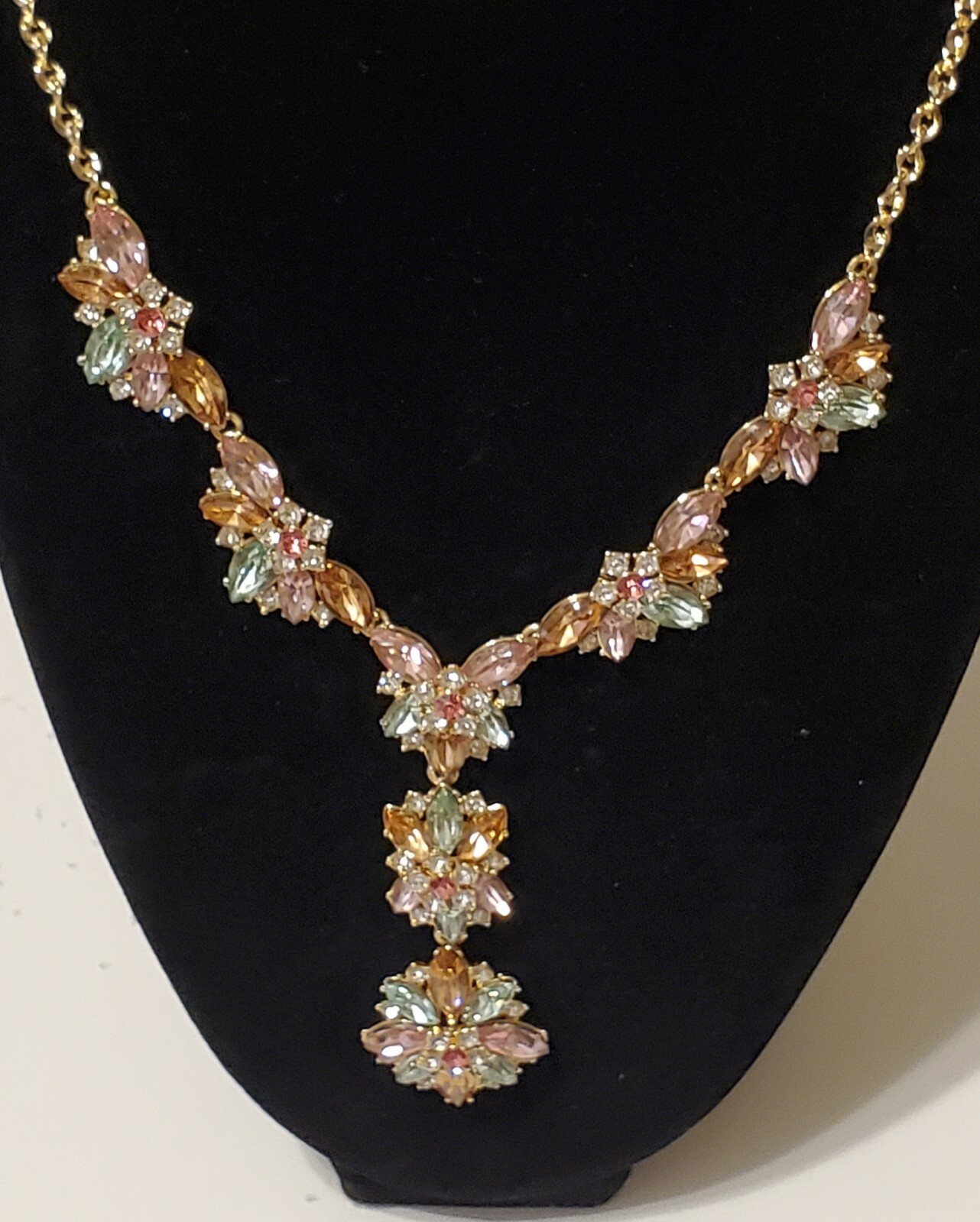 Womens Gold-Tone Crystal Hydrangea Lariat Necklace, 17 + 2 Extender