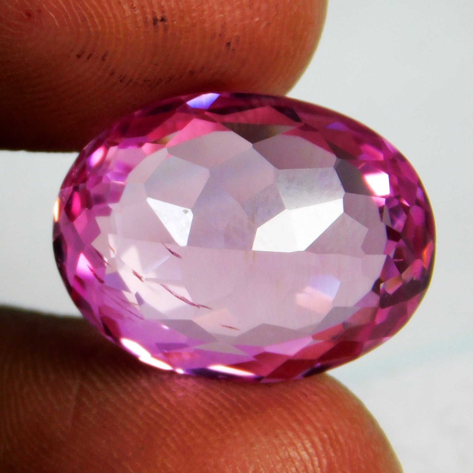 IGL CERTIFIED 18.70 ct IF Oval Natural Vivid Pink Sapphire – Unheated Gemstone