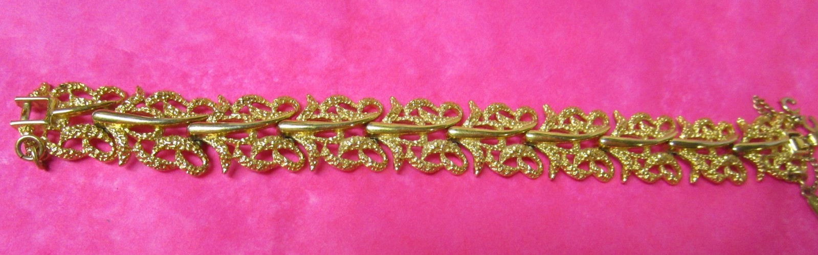 Vintage Textured Stylized Openwork Monet Bracelet With Safety Chain Gold Tone 7″
