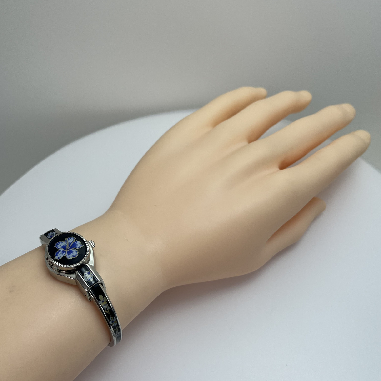 Andre Mouche Secret Bangle Watch Qz SWISS MADE Floral Enamel Ladies w/Box #B866