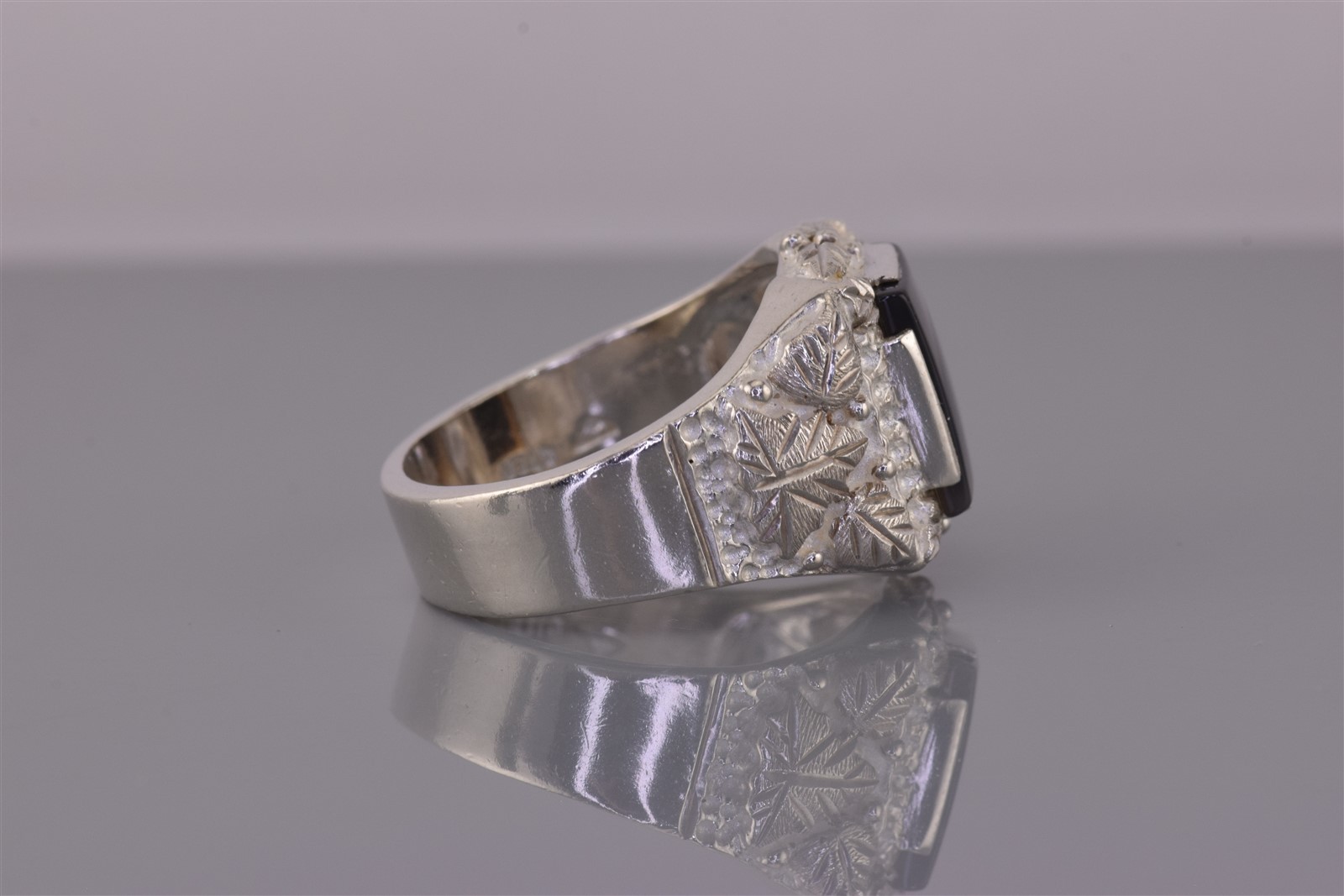 Sterling Silver Black Onyx Carved Grape Leaf Band Ring 12g 925 Sz: 11