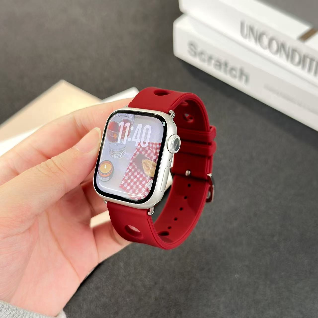 Suitable for Apple Watch – S1-11/Ultra/SE – Perforated Waterproof Silicone Strap