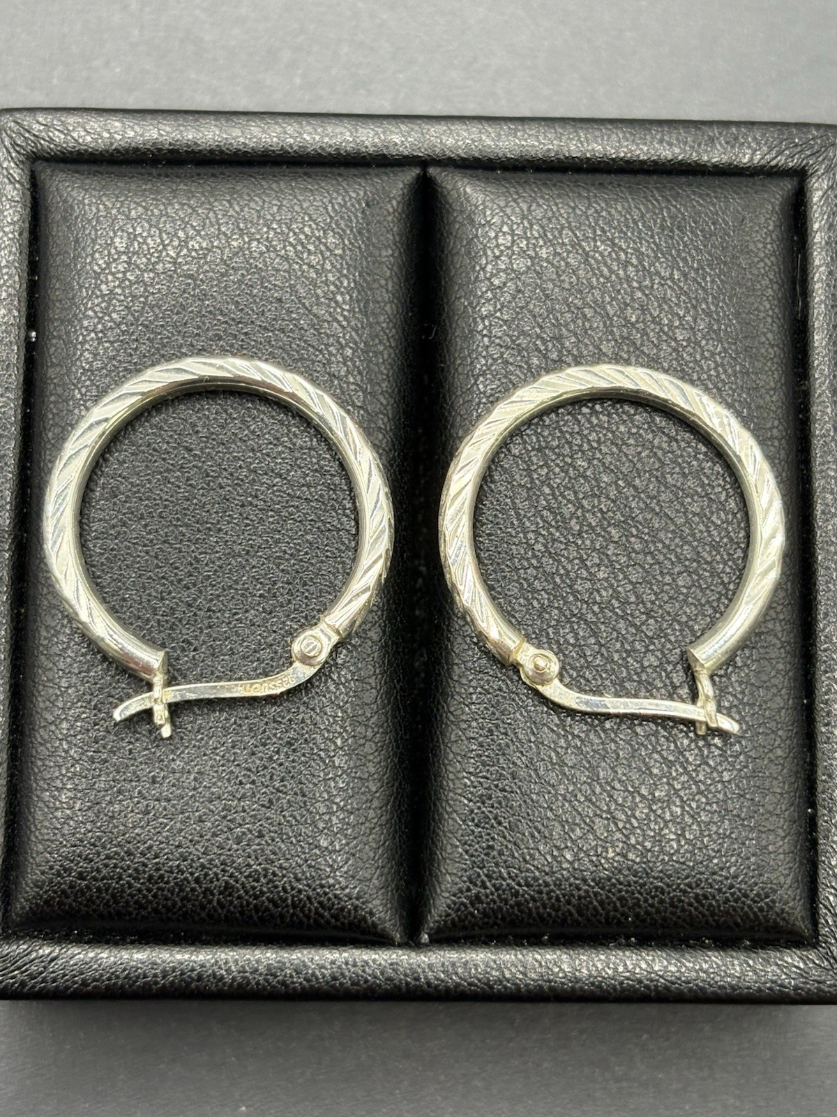 EUC 25MM Textured Sterling Silver Hoop Earrings 3.2 Grams B20