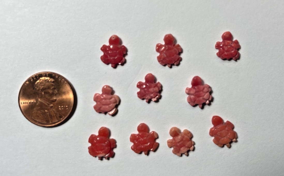 10 PIECES OF PINK/RED SHELL CARVED CHARM TURTLES AS PICTURED CLOSEOUT BARGAIN!