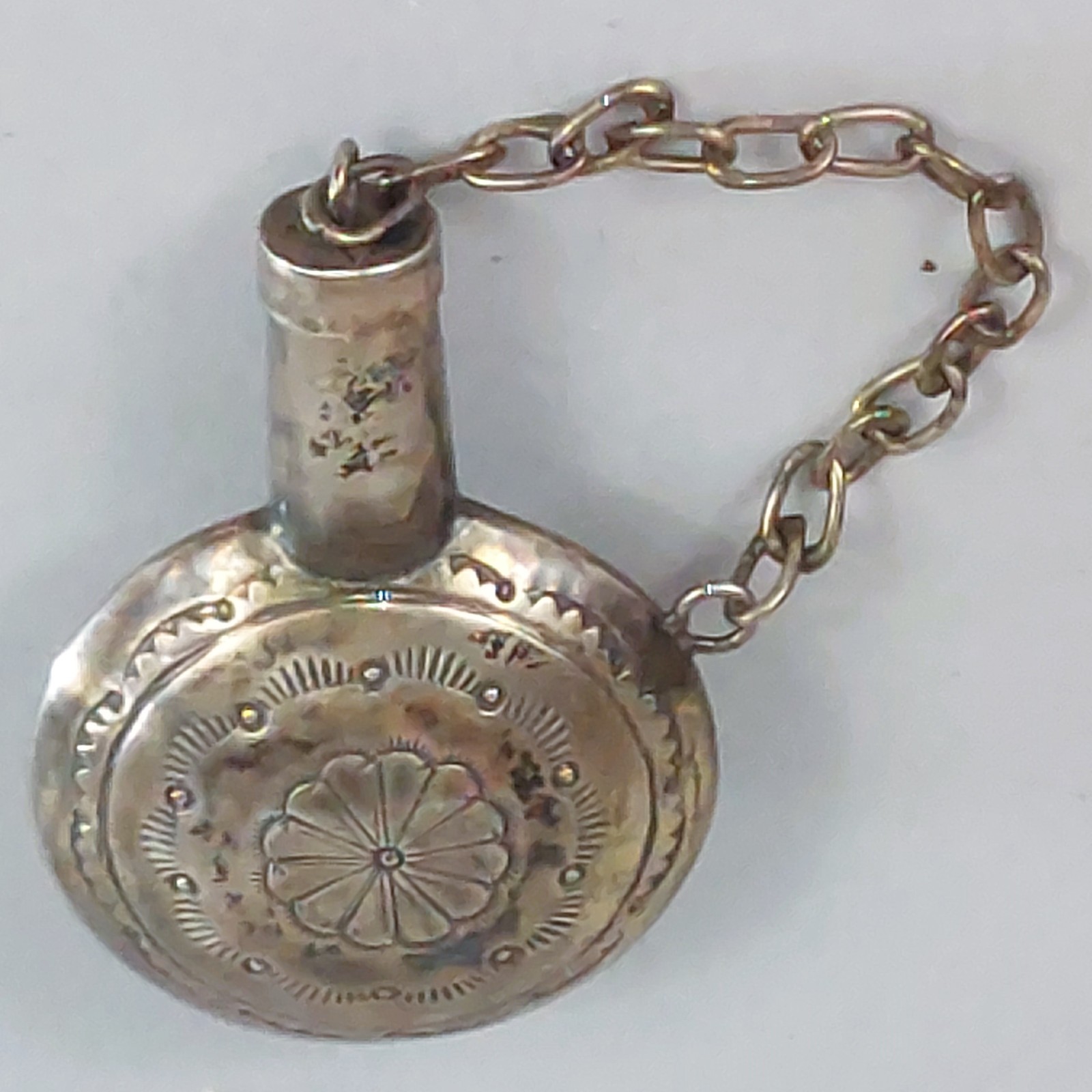 Vintage Navajo STERLING SILVER NAVAJO CANTEEN flask tobacco -2.5/8″ Tall