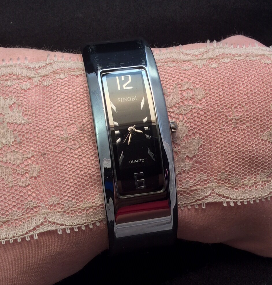 Vintage Curvy Water Resistant Silver Tone SINOBI Quartz Watch Bangle Band Works