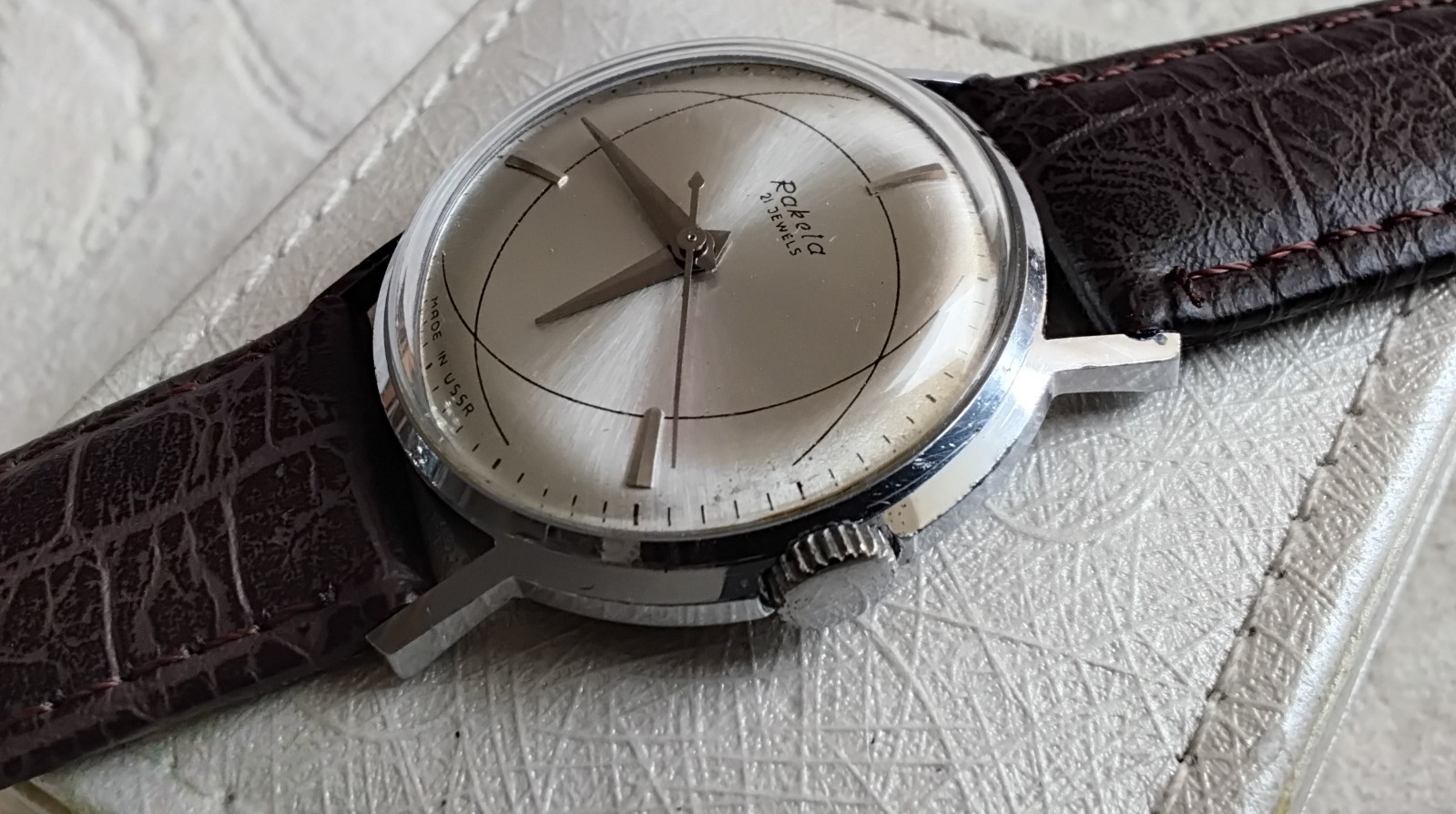 Soviet russian vintage Raketa atom watch, beautiful silver dial, 1960’s