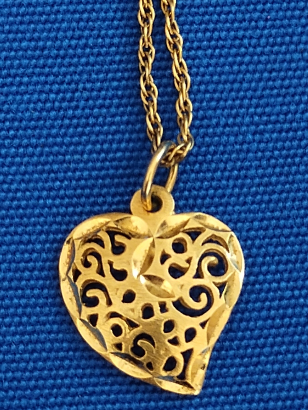 14k Gold Chian. 14 inches long, Heart Pendent 4.3 grams