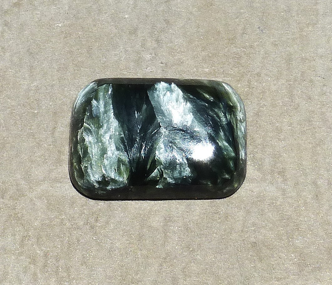 NATURAL Seraphinite (Angel wing) cabochon from Russian federation (37 cts.)