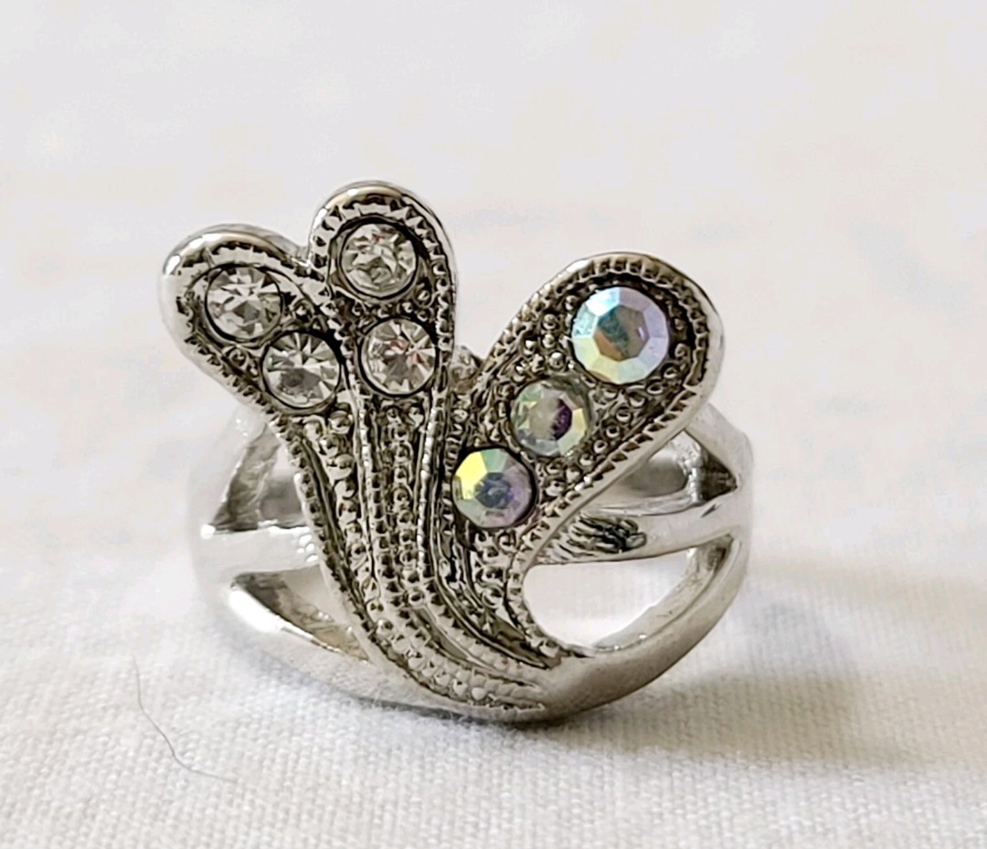 Silver Tone Cocktail Ring With Clear Stones Size 6