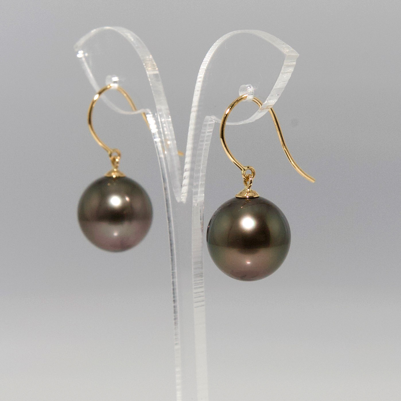 High Luster 10.6mm Green Tahitian Pearl Earrings 18K Solid Yellow Gold Hook