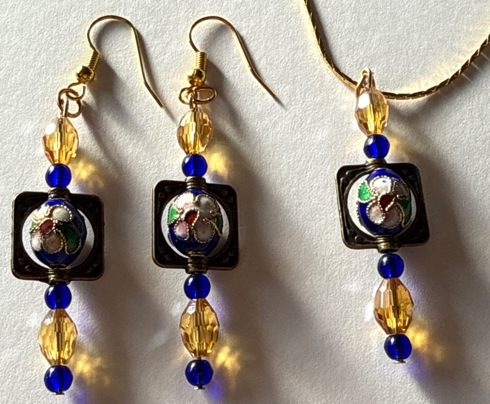 GOLD FLORAL SQUARE Handmade NECKLACE & EARRING SET(24”Chain)Wear Everyday•Beaded