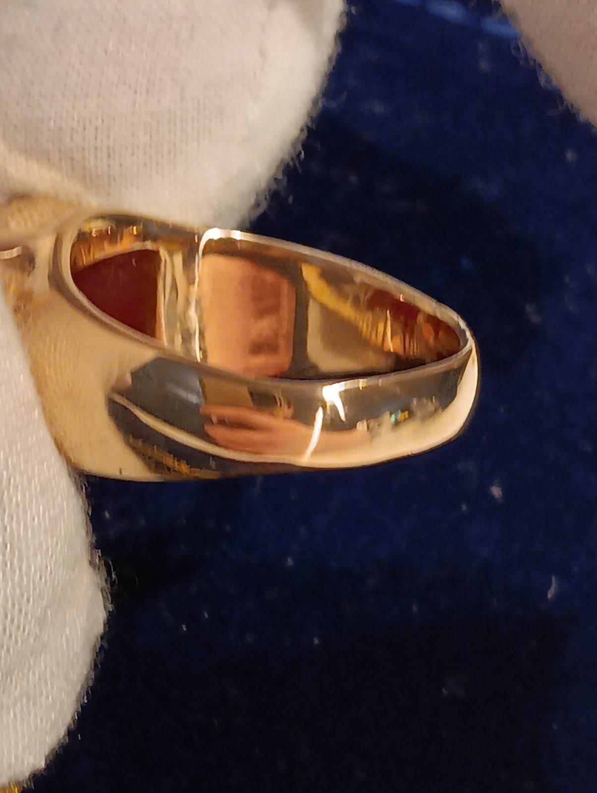 10k yellow gold ruby ring. Size 9