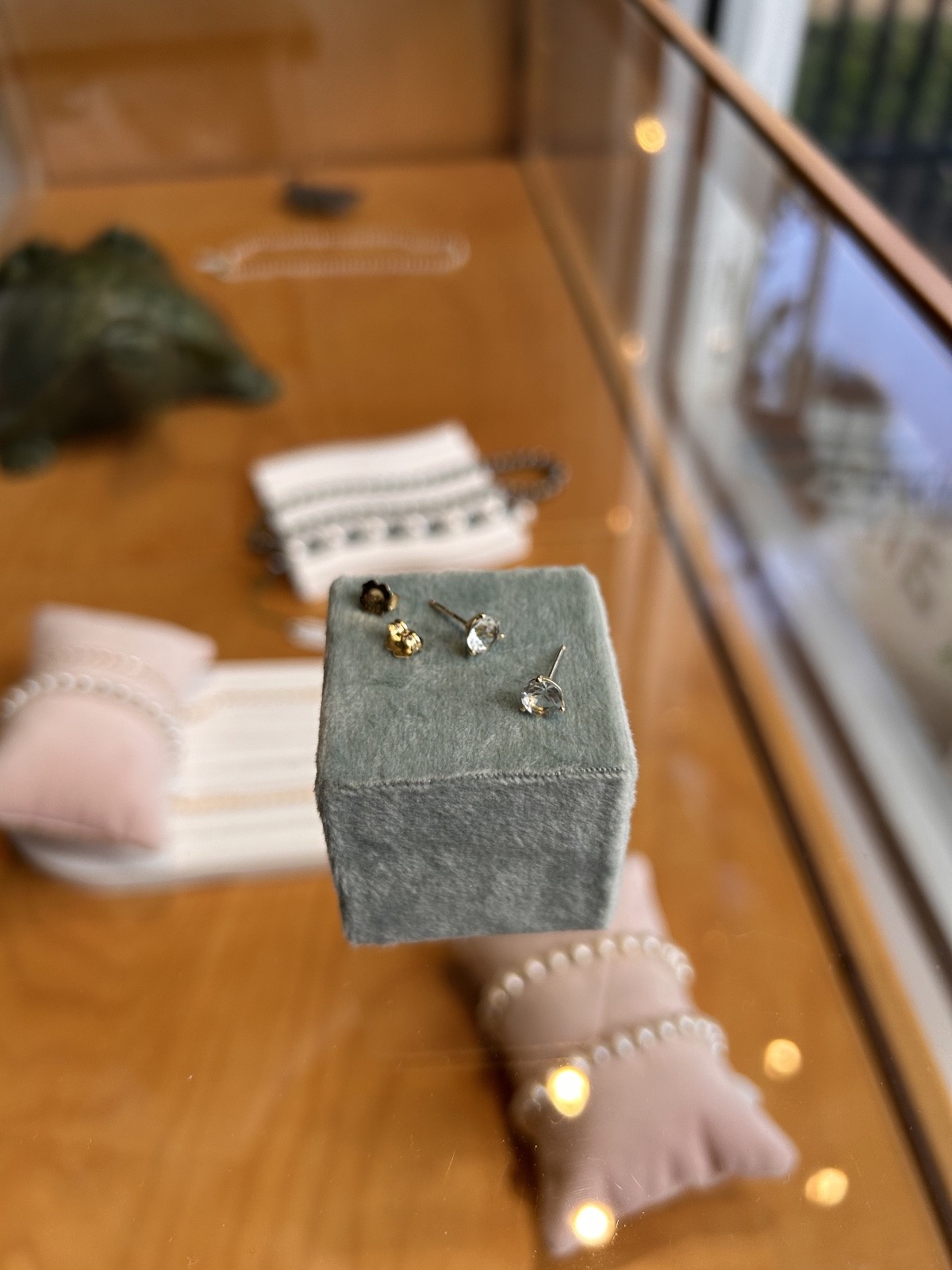 14k Solid Yellow Gold Natural Martini-Set Aquamarine 3-Prong Stud Earrings Pair