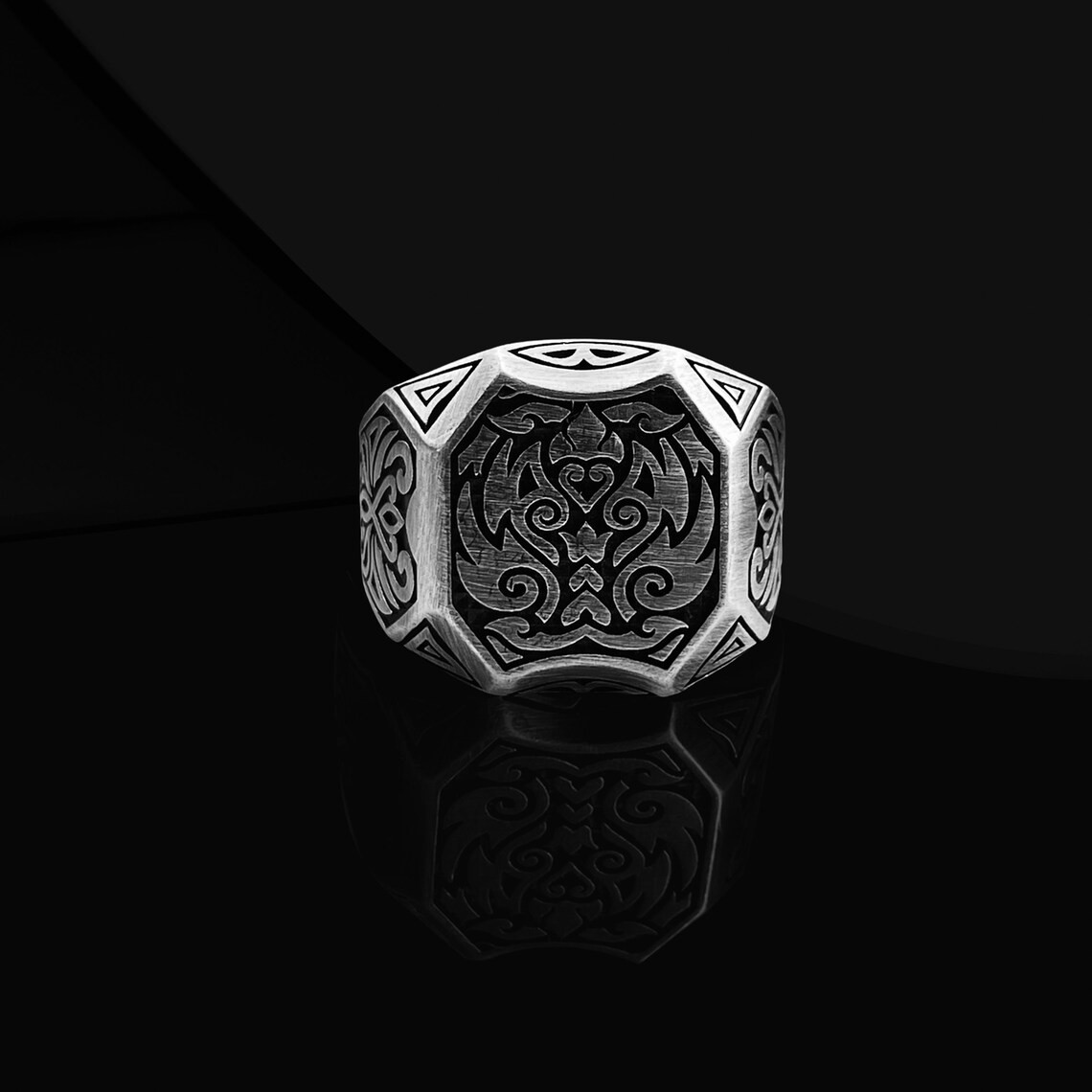 Ornamented Signet Men’s Ring 925 Sterling Silver Oxidized Ring Duty Free