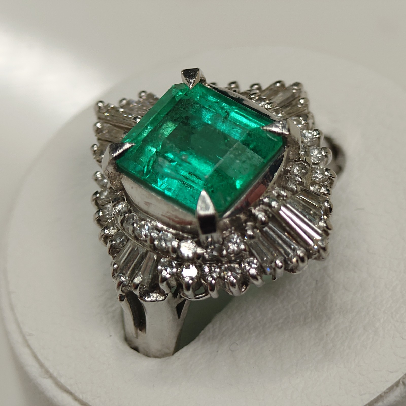 Emerald Ring, 900 Platinum RING Pt900 E2.16 D0.58 jew0006 Imported from Japan