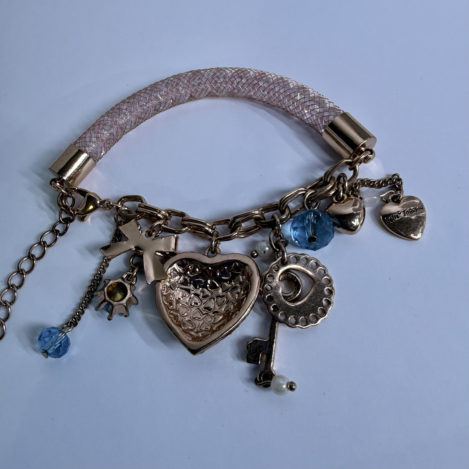 Betsey Johnson Vintage Rhinestone Heart Charm Bracelet Pink Mesh Gold Tone 7-9″