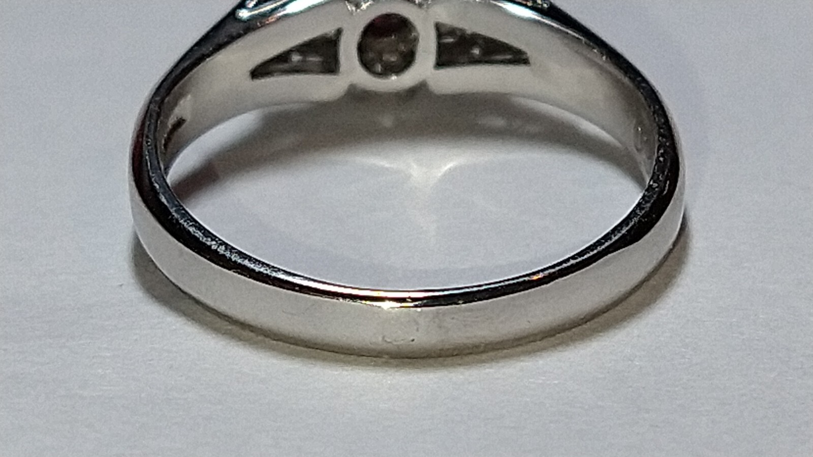Solid platinum 0.84 carat natural ruby diamond ring 4.52 grams – sz 5.25 pt900