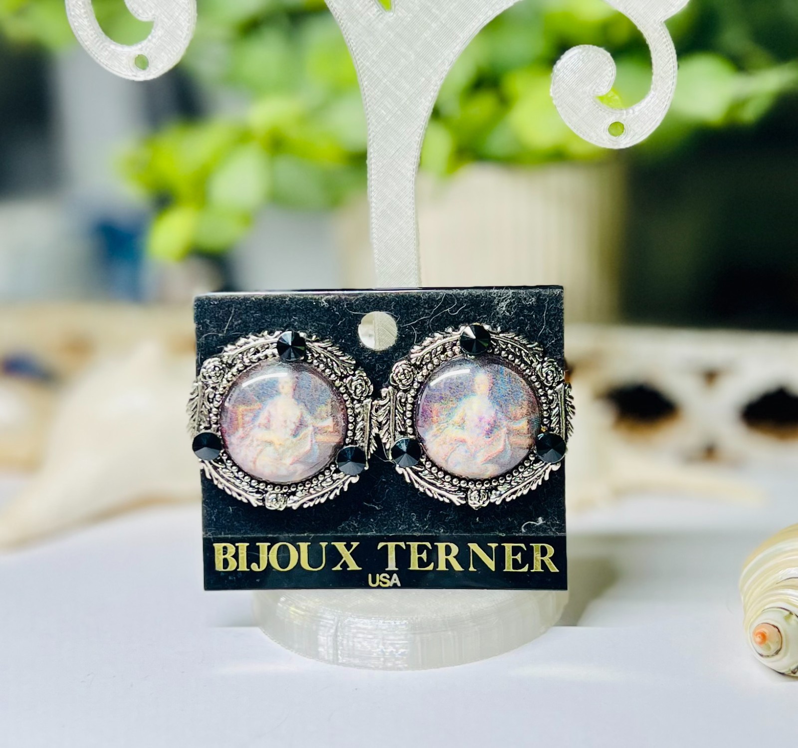 Vintage Bijoux Terner Large Round Victorian Woman Portrait Clip Earrings