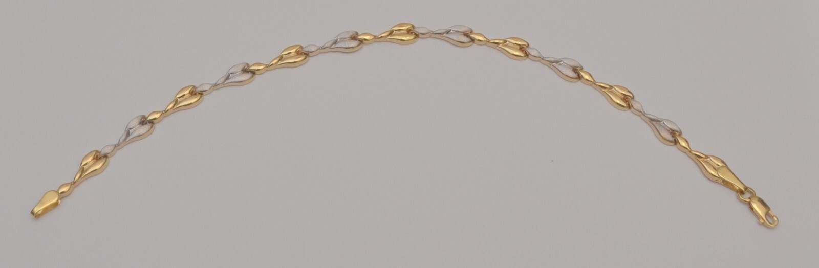 Yellow and white gold bracelet preowned 18k gold bracelet 7.5 inch B1