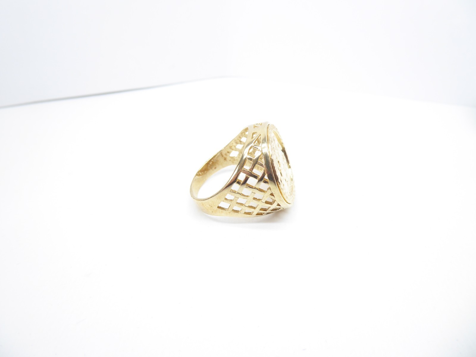 9ct Gold Signet Ring George & the Dragon Disc 5.3grams Hallmarked size U 1/2 Box