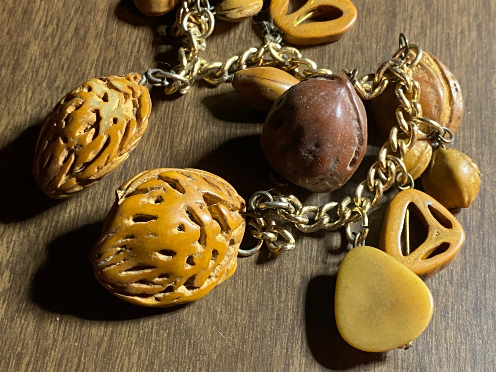 Vintage Petrified Various NUTS Walnut Almond Gold Tone Link Bracelet 7 1/2″