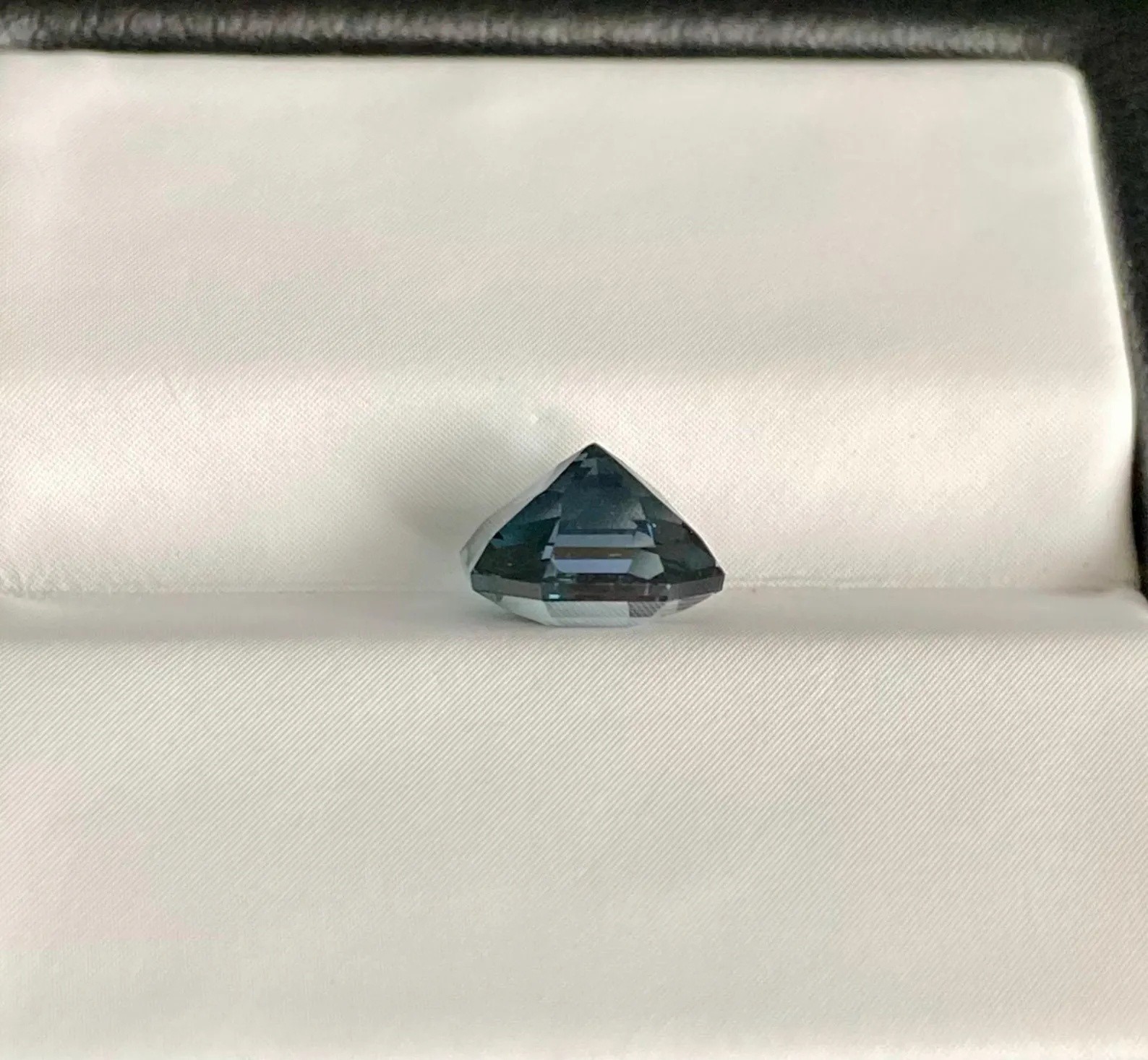 Natural Grey-blue Spinel loose gemstone 2.09 ct. High quality, Octagon, Tanzania