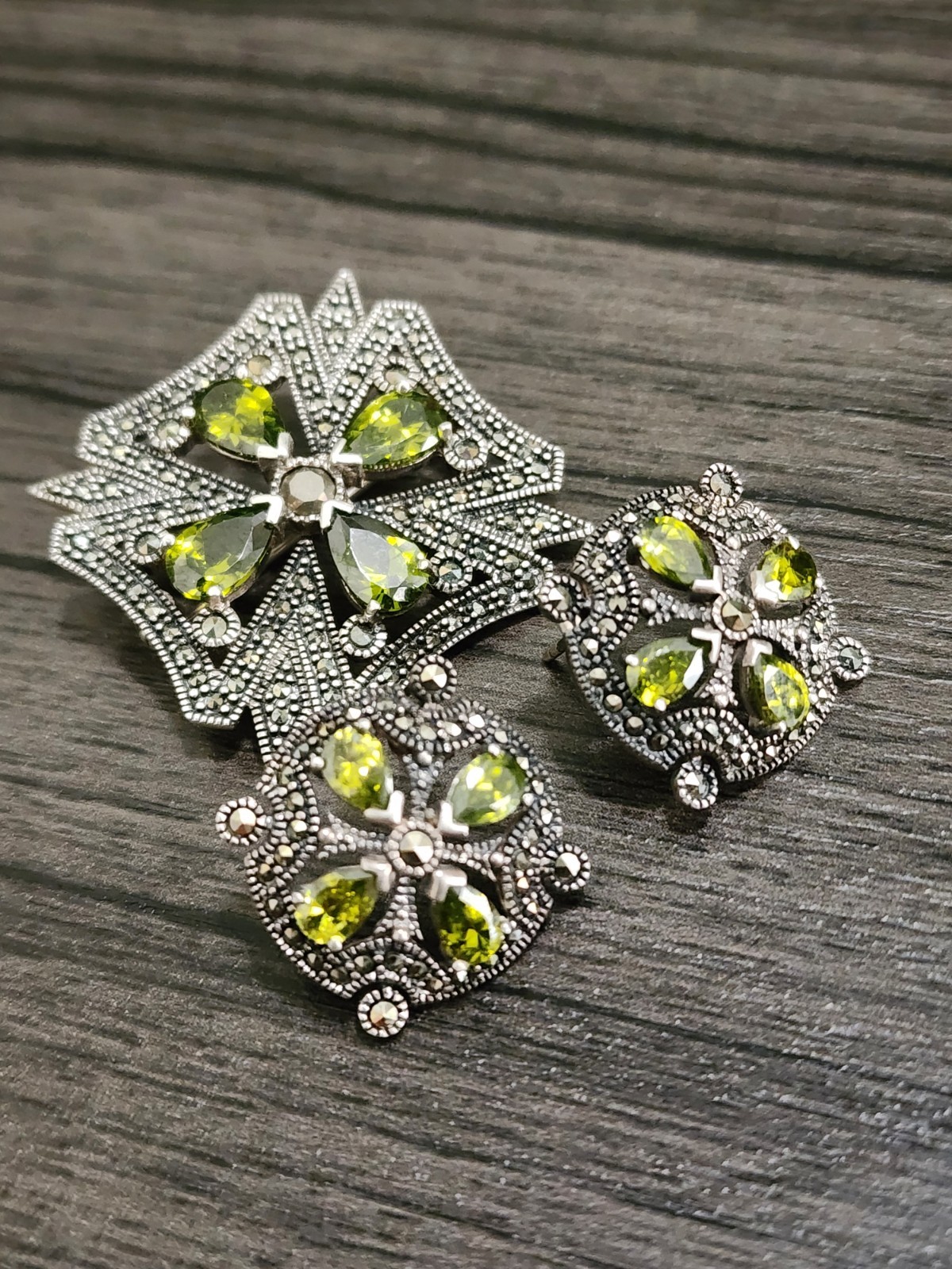 Vintage Sterling Silver Jewelry Set Brooch Pin Earrings Green Peridot Marcasite