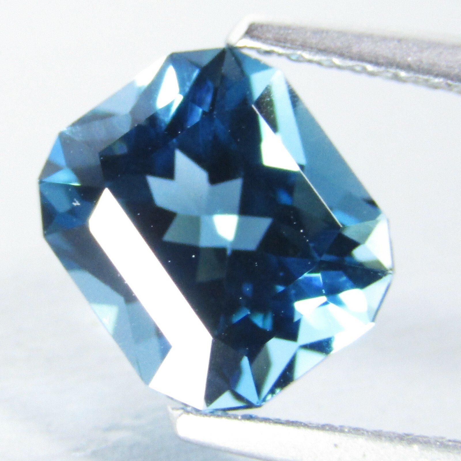 3.38Cts Sparkling Natural Swiss Blue Topaz Radiant Fancy Cut Brazil Gemstone-VDO