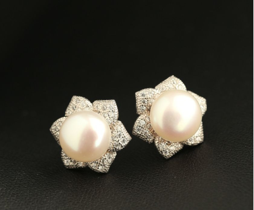 Dr. Pearl 10-11mm White Pearl Stud Earring Sterling silver flower shape