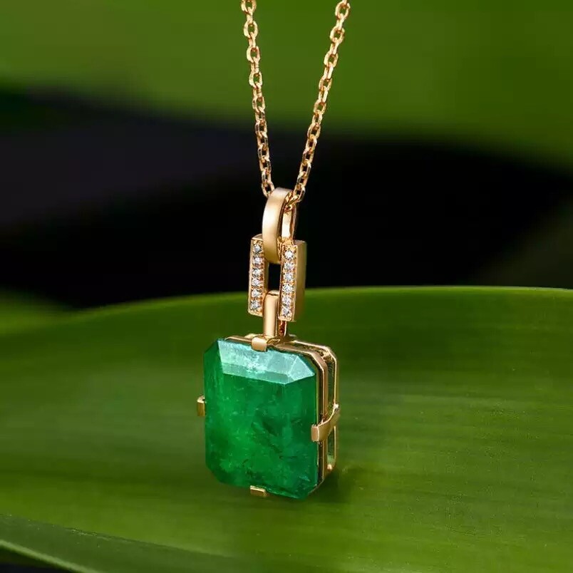 ZARD 18K Gold Plated Green Emerald Cut Cubic Zirconia Pendant Necklace