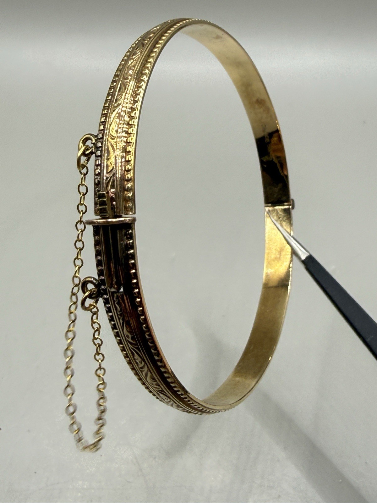 Vintage 1/10 9k Yellow Gold Fill Engraved Hinged Bangle Bracelet 7” 5mm