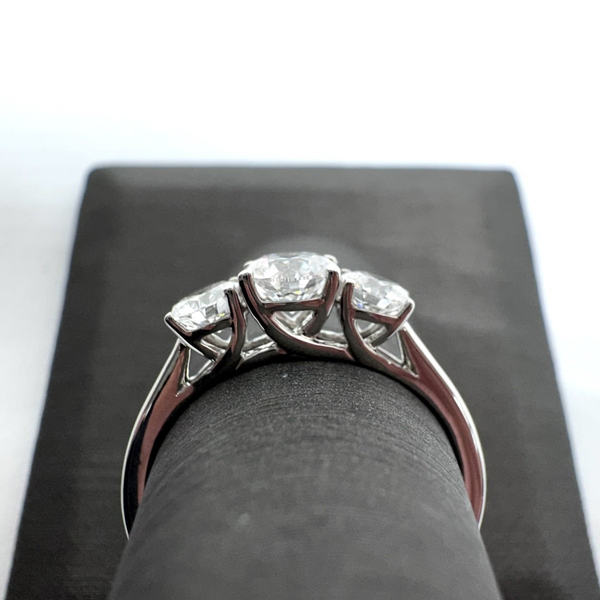 1.95G 14K 585 White Gold 0.80ctw LAB Diamond Ring! (CMP109310)