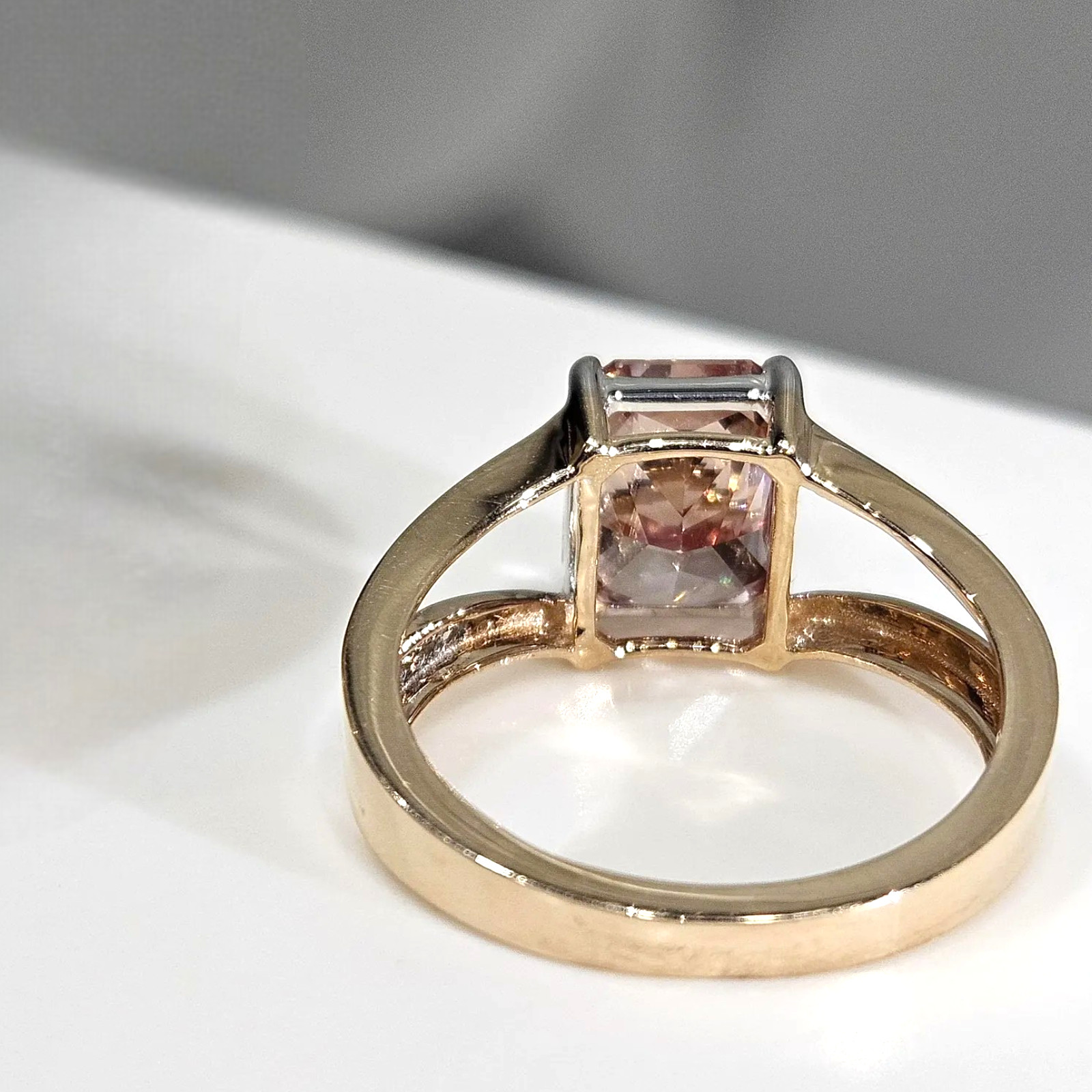 18k Multi Gold IGI Lab Created Fancy Vivid Pink Diamond Ring 3.15 Ct Radiant Cut